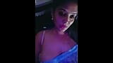 Bailarina telugu acaricia sus tetas y pezones mientras habla sucio snapshot 11