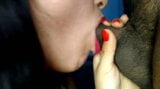 Close -up pijpbeurt van een echte geile latina milf snapshot 5