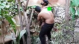 India del pueblo más joven caliente y negro follando en el bosque de la casa en el árbol snapshot 2