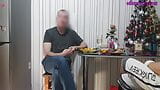 Cornudo marido comparte esposa para navidad con amigo snapshot 1