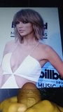 Taylor Swift (homenaje con leche) snapshot 1