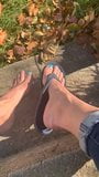 Los pies en sandalias de Hannah snapshot 1