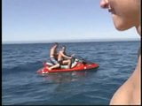 Ryan Connor baise dans un bateau. snapshot 9