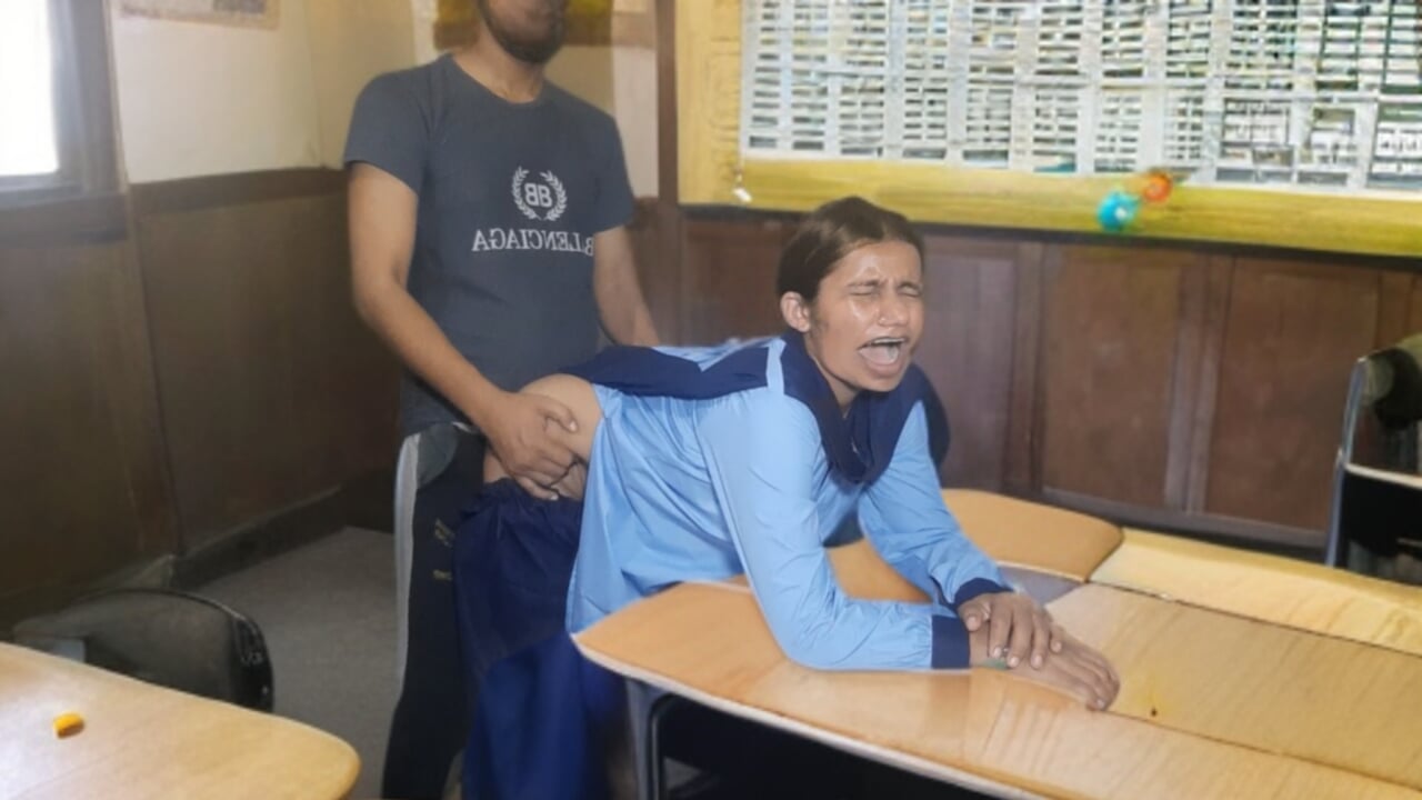 Awek sekolah dara India mengongkek teman lelakinya buat kali pertama