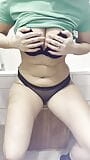 Mi caliente coño en el baño snapshot 3