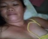 77. pinay milf pomaga mężczyźnie cum przed kamerą snapshot 3