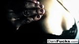 ダニ・ダニエルズの素晴らしいおっぱいと濡れたマンコ snapshot 3