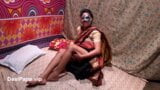 Desi bhabhi indienne du village fait l'amour en position debout - audio en hindi snapshot 2