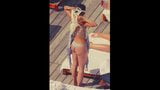 Eiza Gonzalez - piscine en bikini à Honolulu snapshot 4