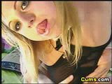 Rubia tetona caliente jugando con sus bolas anales snapshot 2