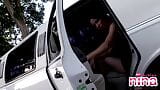 Lezbo nina şeritler kapalı içinde kızdırmak tarafından limuzin snapshot 6