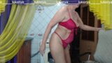 En nogmaals, de vrolijke Lukerya van middelbare leeftijd verleidt fans met haar sexy lichaam op een webcam, flirt vrolijk snapshot 9