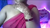 옷을 열고 젖탱이와 젖꼭지를 보여주는 핫한 인도 섹시녀. snapshot 13