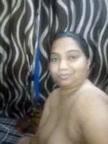 Indian woman nude show snapshot 1