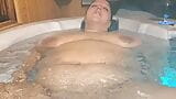 Wildenglishbbw 大黑鸡巴 - 在热水浴缸里用手指操我的阴户 snapshot 10
