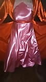 transvestit-tanz in satin 1 snapshot 5