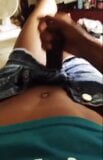 Femboy grande pau goza em jeans snapshot 2