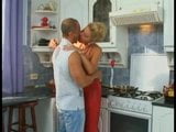 Milf alemana follada en la cocina snapshot 3