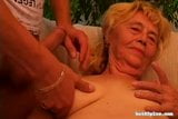 Abuela rubia con tetas deliciosas snapshot 7