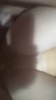 Bir yigit qizni dildosi bilan sikadi