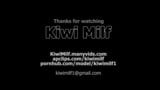 Une MILF kiwi lave mes gros seins naturels sous la douche snapshot 10