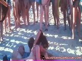 Festa del sesso sulla spiaggia nudista del club di scambisti di velluto snapshot 14