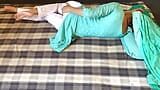 Индийская бхабхи раздевается в комнате и заклинило ее задницу snapshot 4