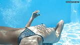 Ragazza in bikini molto scintillante Zazie Skymm snapshot 11