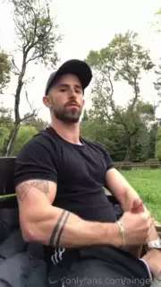 Successful Wanking on the Park Bench: Gay Public Porn feat. Sunny ...