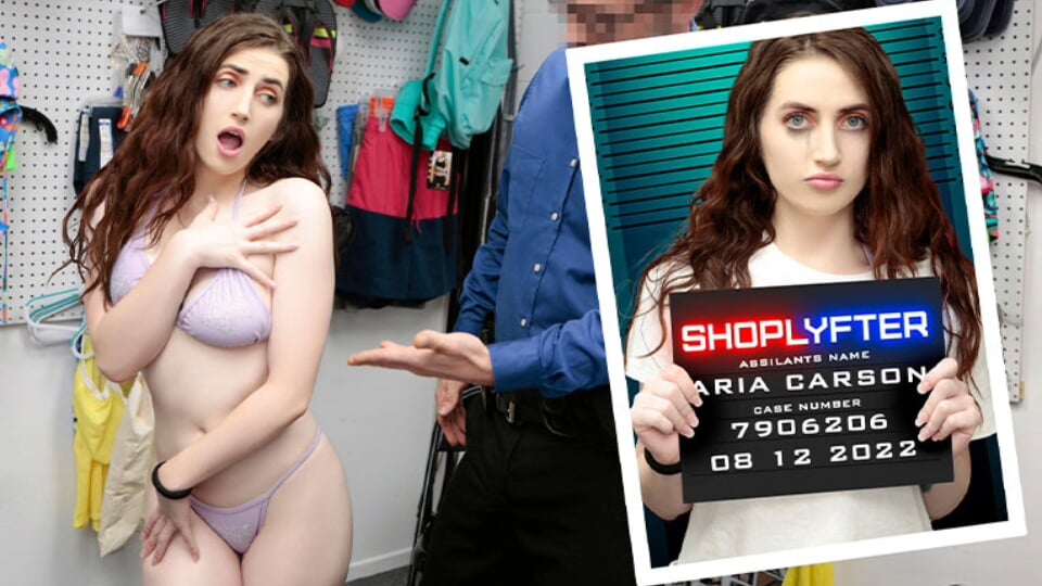 Shoplyfter - oficial move a tanga roxa da ladra Aria Carson e a perfura na mesa