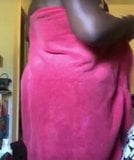 Chubby Ebony drops towel snapshot 3