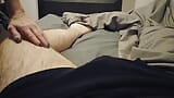 Svegliando Pappy nel modo in cui ama lui, segando il suo piccolo cazzo. snapshot 2