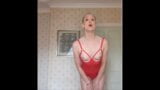 Kırmızı seksi iç çamaşırı bodysuit göğüsler denemek snapshot 4