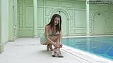 Lizi Vogue truly beautiful babe filmed in the pool snapshot 2