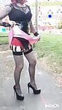 Sissy doet de hoer in minirok en hoge hakken snapshot 9