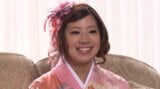 जापानी माँ में उसके पहले लिंग ढलाई मोड़ में गैंगबैंग पार्टी के लिए perverts snapshot 4