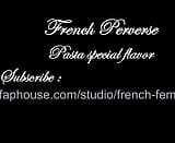 Паста з моїм золотим нектаром. збочена французька дівчина додає більше смаку страві з макаронами свого чоловіка snapshot 1