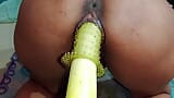 Sexy vrouw neukt een dildo hard snapshot 7