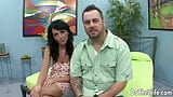 Golpeando caliente con la esposa caliente Lexi Ward delante de su marido cornudo snapshot 2