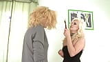 Hair pulling girls - por dominatrix Lea Lexis e sua escrava Gina snapshot 10