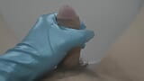 Sanfter cyan-handjob mit handschuhen snapshot 5