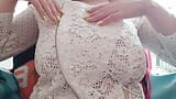 Η βυζαρού χαριτωμένη ξεκούμπωσε την μπλούζα της και έδειξε τα μεγάλα βυζιά της μπροστά στην κάμερα - LuxuryOrgasm snapshot 3