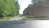 Alte sexy anhalter-hure von der straße im wald mit und dann ohne kondom gefickt snapshot 2