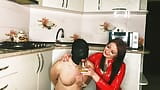 Pissing. Dominatrix Nika đi tiểu vào một ly và cho cô ấy ăn nước ép cho một nô lệ trong chuyển động chậm để anh ta tận hưởng từng giọt. snapshot 15