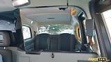 Fake taxi , une superbe modèle de lingerie est heureuse de baiser brutalement et rapidement avec son chauffeur snapshot 1