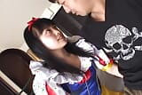 Japanse slet in Alice in Wonderland-kostuum wordt stout snapshot 1