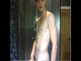 Brit twink prysznice i szarpnięcia snapshot 4