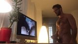 Ayah panas sendirian menonton porno snapshot 4
