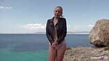 Exploradora alemana - casting de sexo en la playa de Mallorca con Julia Parker snapshot 9