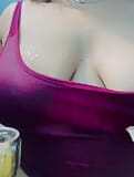 Nisha bhabi jugando con sus grandes tetas en el baño snapshot 4